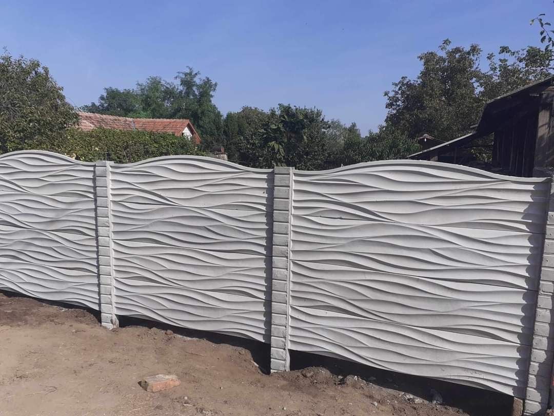 Gard din placi beton prefabricat