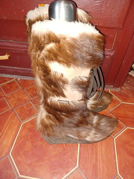 Vând cizme păr cămilă nr 37