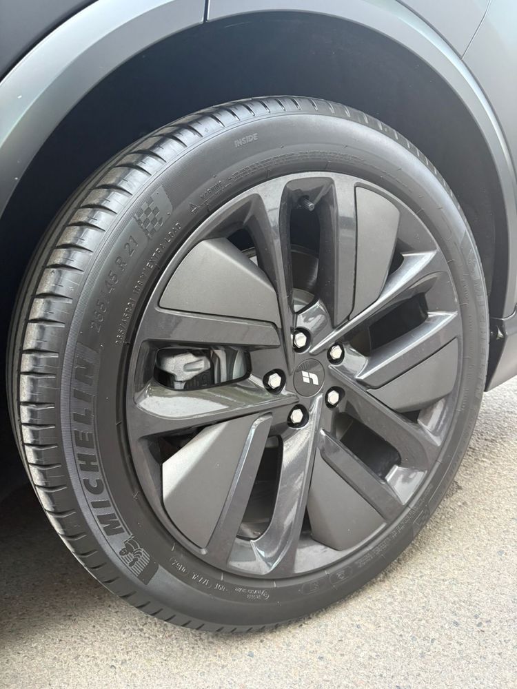 Продам Диски с зимней резиной LIXIANG 265/45/R21