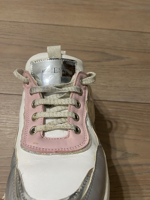 Adidasi Guess marimea 37