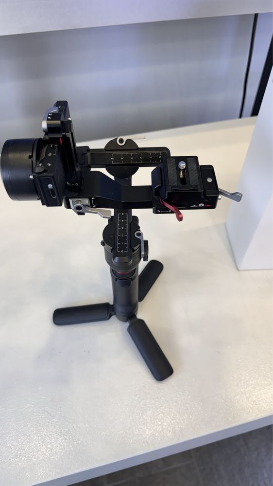 Стабилизатор DJI RS 3 Mini