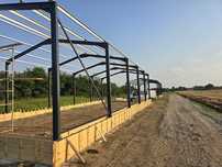 Hala structura metalica demontabila cu prindere pe suruburi garaje