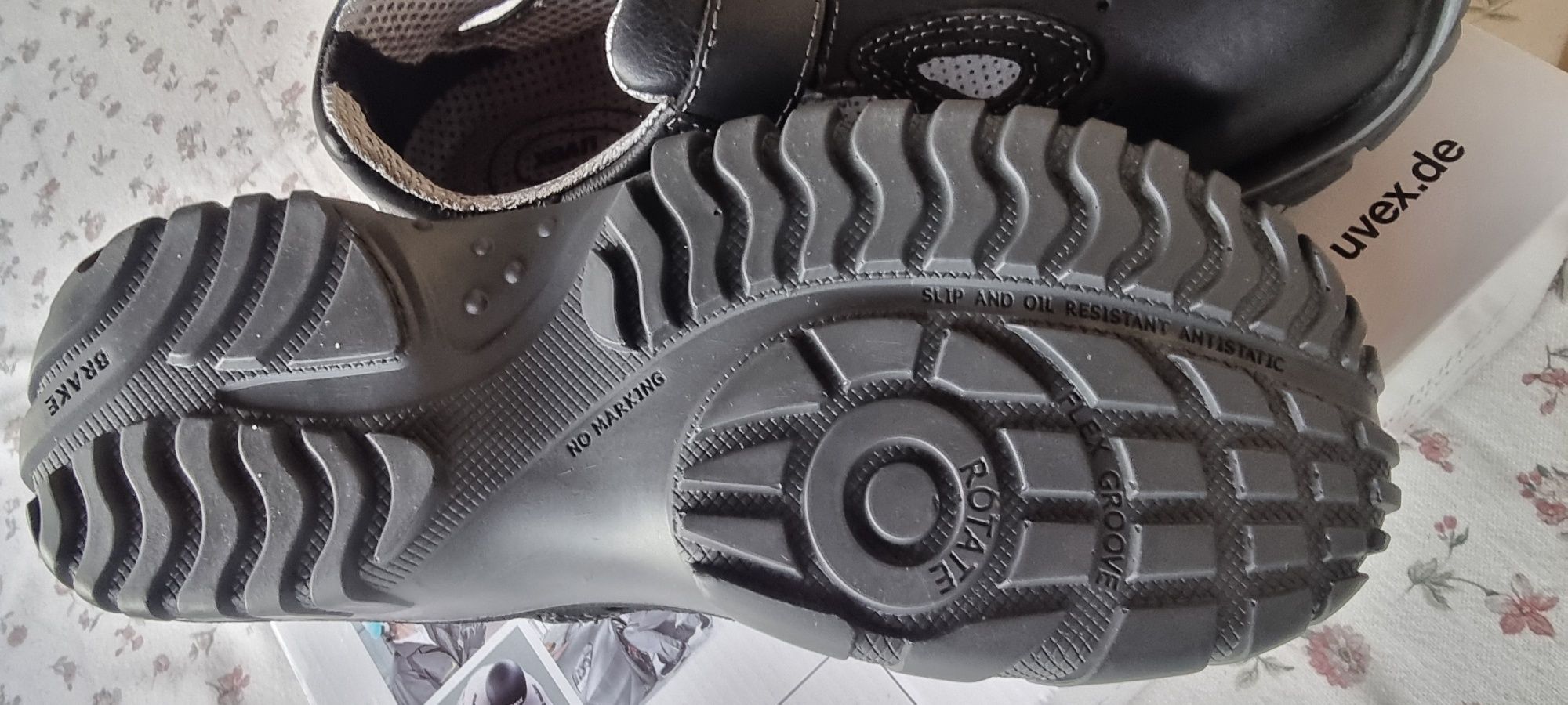 Pantofi de protectie UVEX nou marime 38