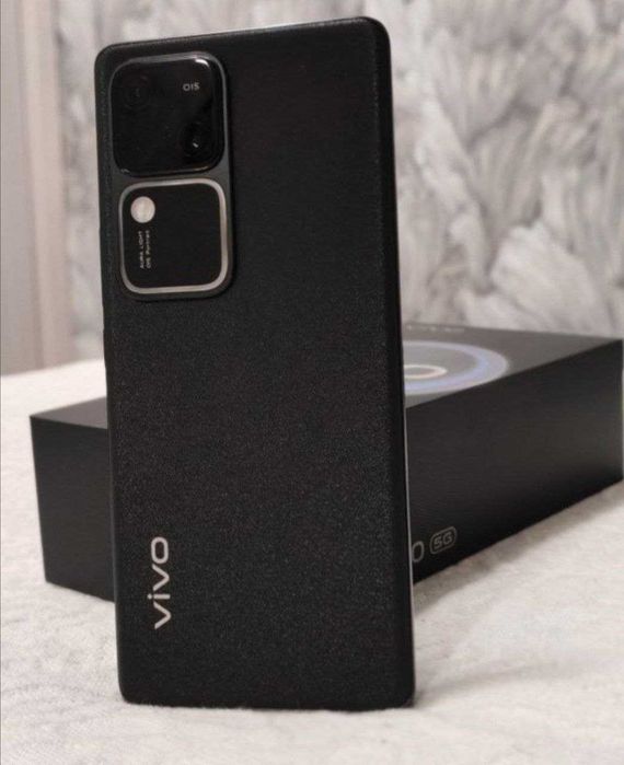 Vivo V30, 12/256 ГБ