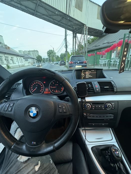 Vand bmw seria 1 , 2.0 d , 2010 , manuala 6+1