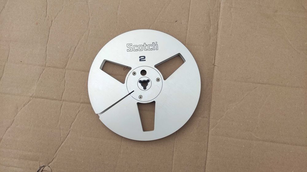 Role din aluminiu pentru magnetofon.