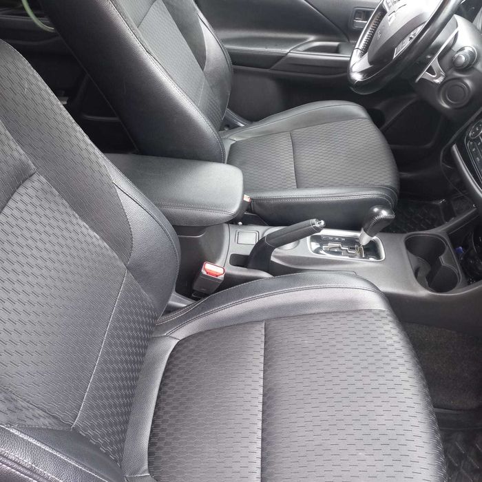 MITSUBISHI OUTLANDER 2014 -  7 LOCURI - Stare foarte buna!