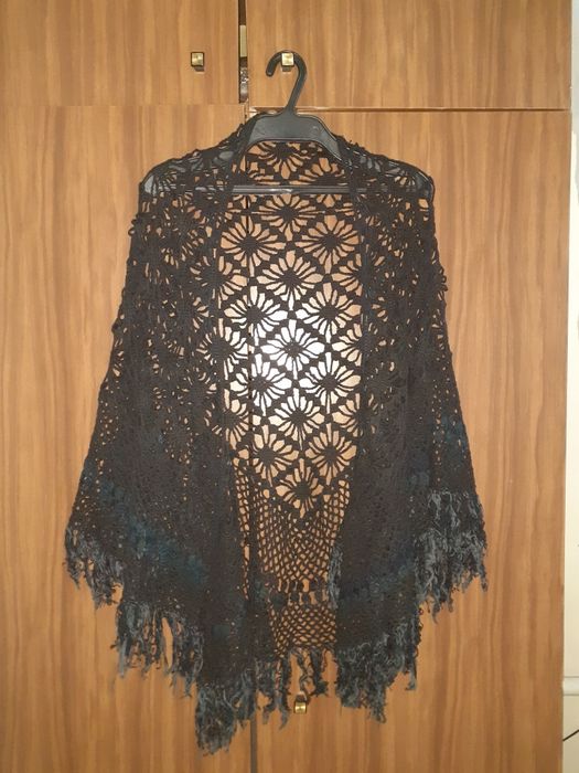 Шаль новая,цвет чёрный