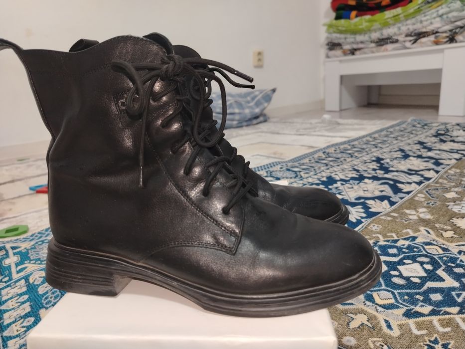 Продаётся натуралка Осенний ботинка размер 38