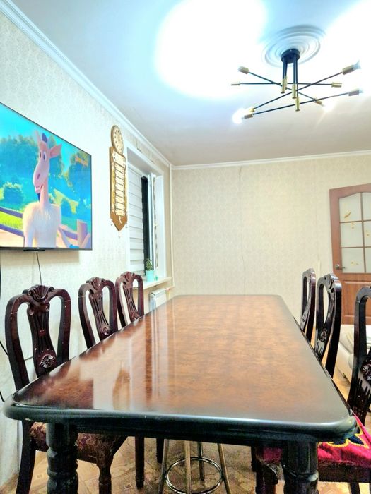 Продам стол для гостиной в отличном состоянии!