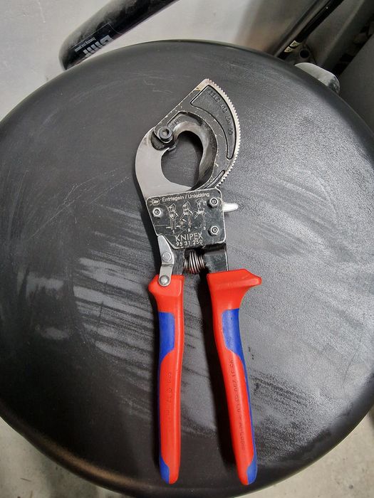 Клещи/Ножици за кабели Knipex