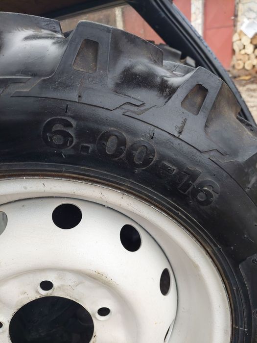 Гуми с джанти почти нови