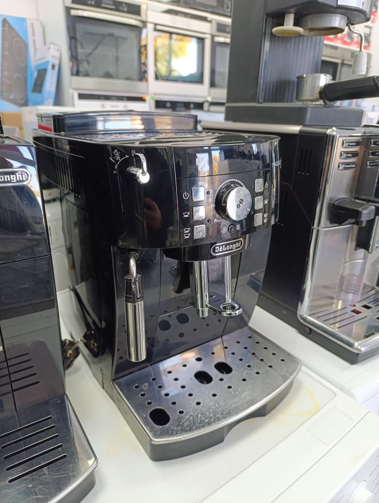 Кафе машина Робот Delonghi