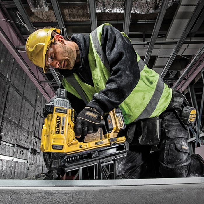 Акумулаторен Такер DeWALT DCN890NT / за бетон и метал / 18V XR