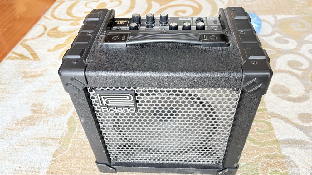 Roland Cube 15X amplificator chitara