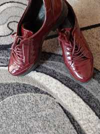 Обувки Фабиано.цвят Бордо с връзки.Подходящи за всеки ден.