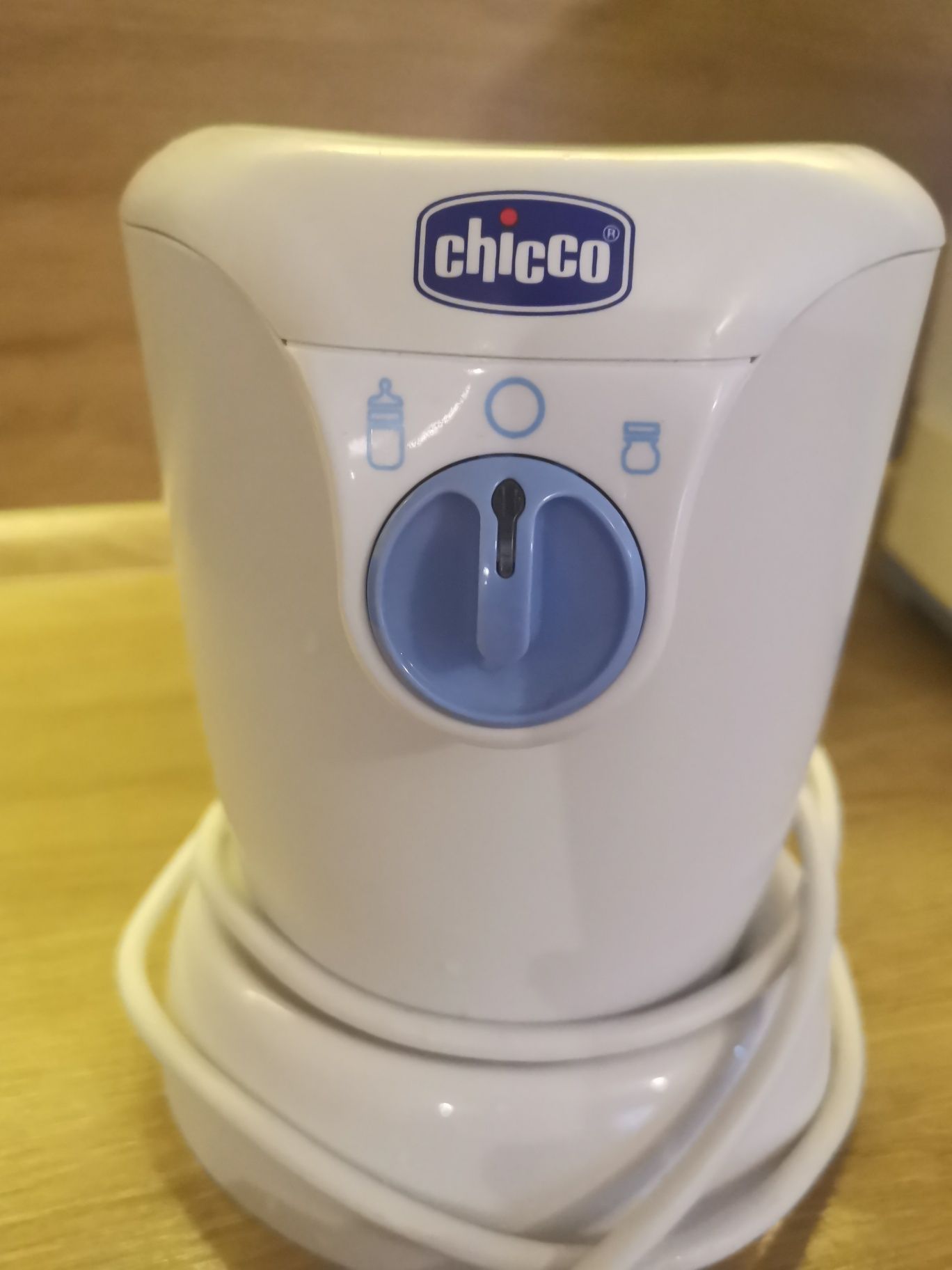 Chicco Електрически стерилизатор 2 в 1 + Уред за претопляне на мляко и