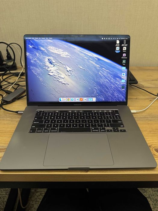 Mac pro i7 16inch 2019-года