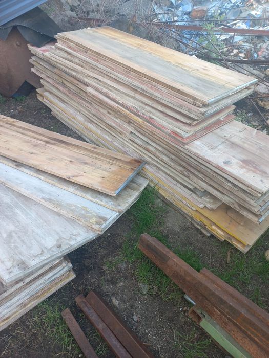 Panouri cofraje, temelii, plăci.