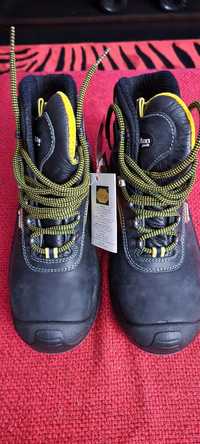 Bocanci montani Vibram  goretex