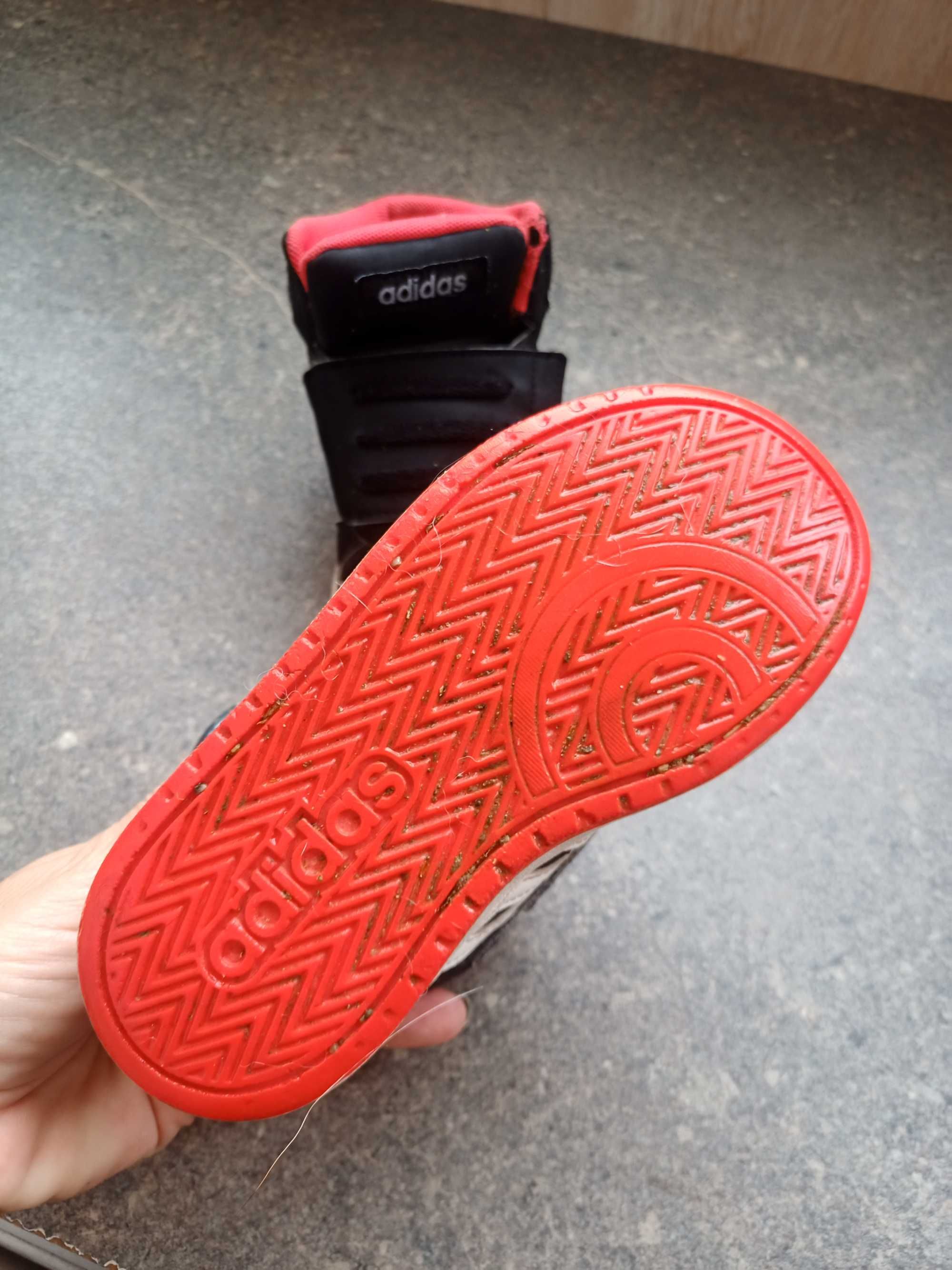 маратонки Adidas