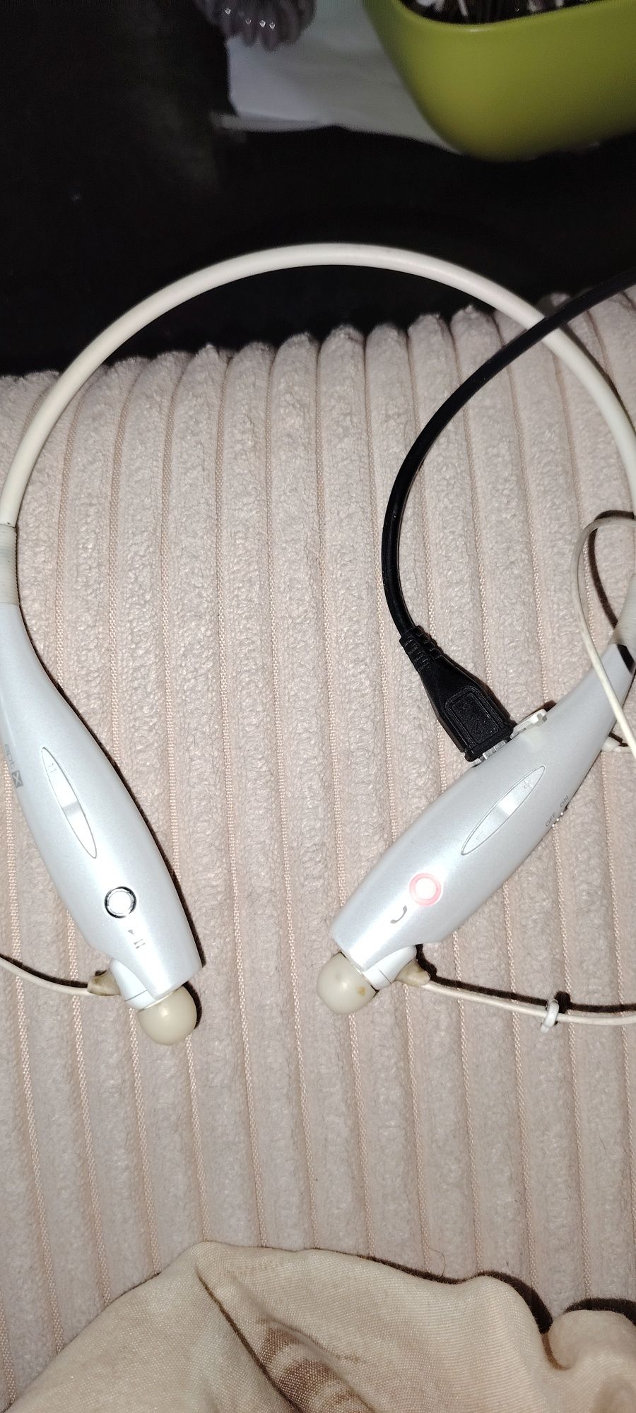 Безжични слушалки LG