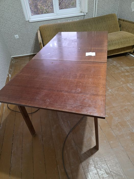 Стол, диван, шкаф сотилади, арзон нархда БУ