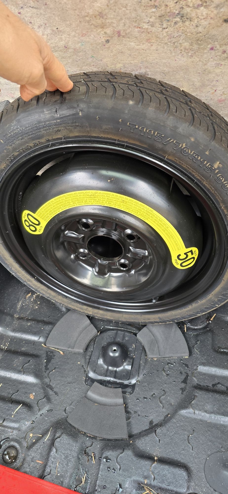 Hyundai  Резервна гума, 4 100 Патерица 115 70 15