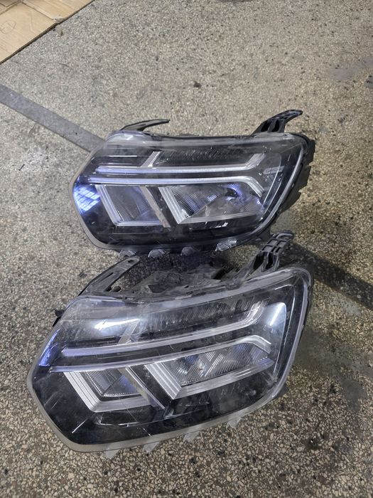 Far stanga duster 2022