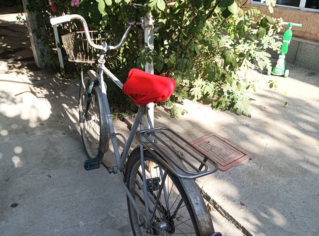 Velosiped sotiladi.