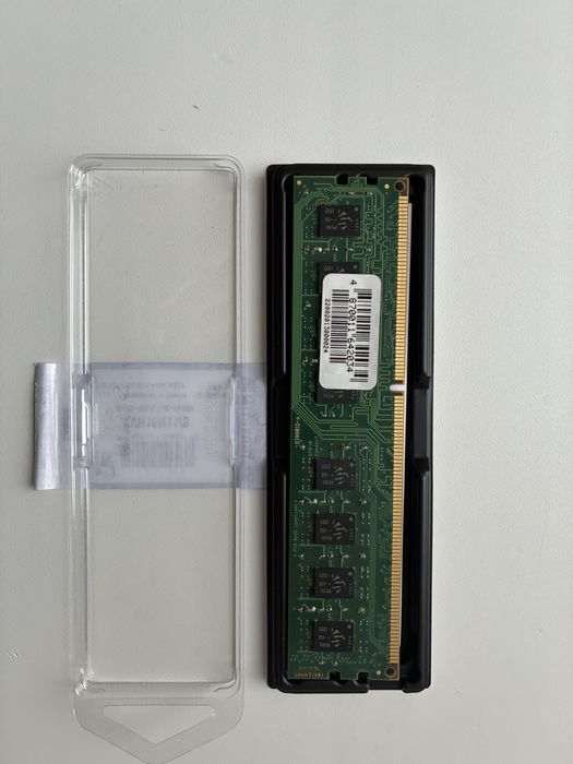 Оперативная память DDR3 4GB 1333MHz. Б/у, рабочие.
