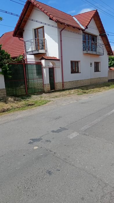 Vând casa la Harseni, Brașov