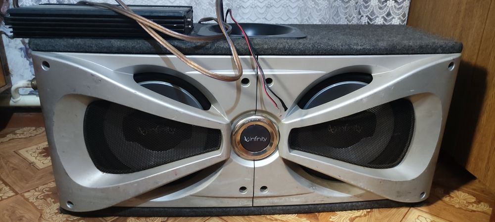 Сабвуфер Infinity