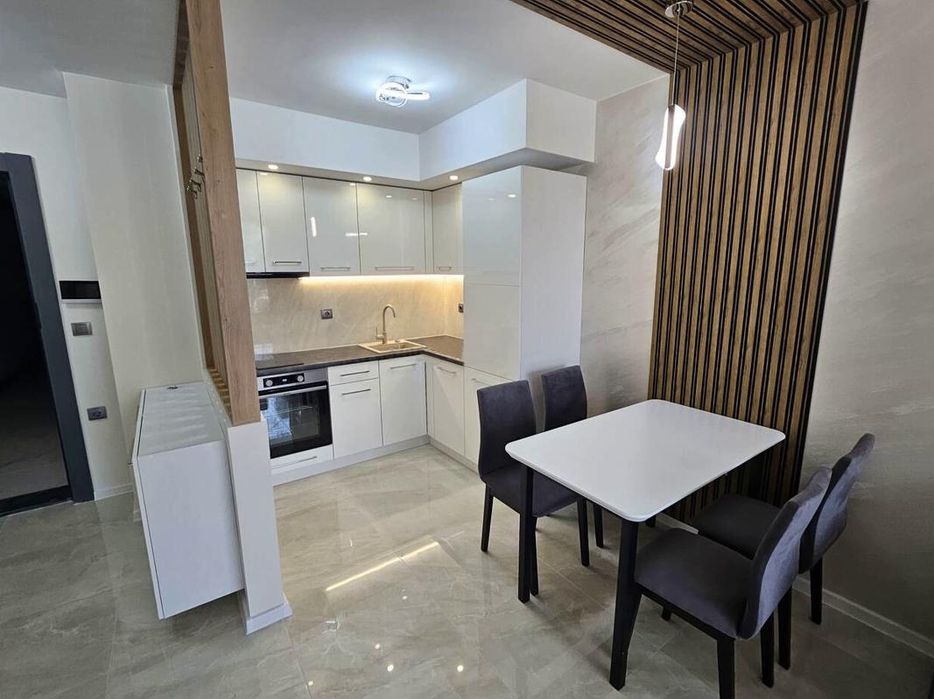 Дава се под наем Двустаен апартамент в Пловдив, Център - 76 кв.м за 700 € - Снимка #3