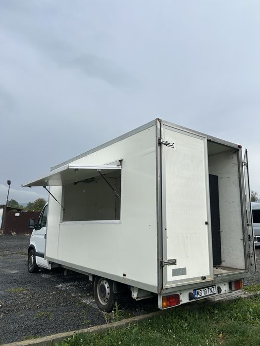 Vând Fast Food Truck Renault Master 3.0