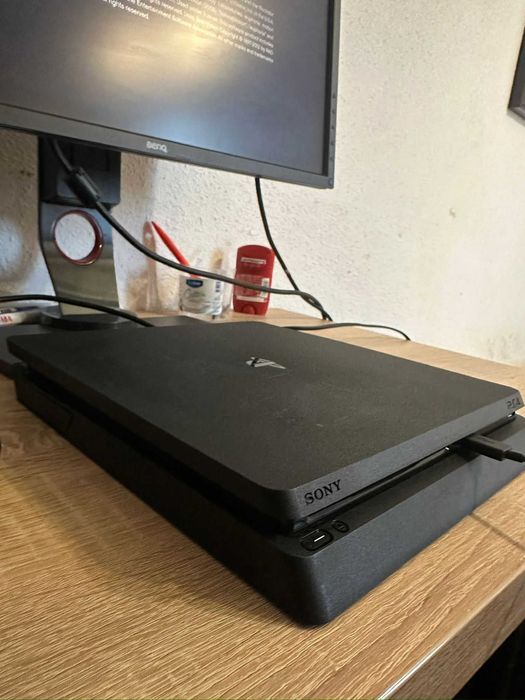 PS4 slim 1TB modat