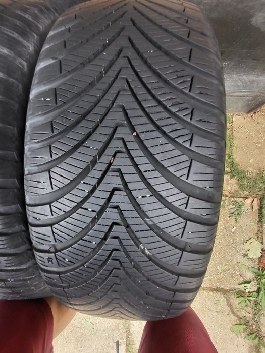 2бр 215/50/17 гумите са много запазени 23г