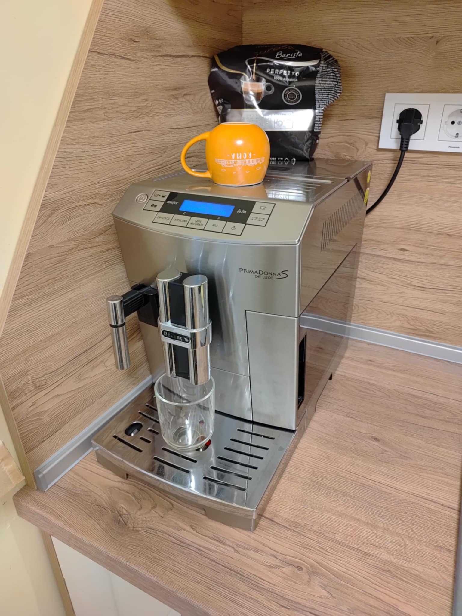 Кафеавтомат DeLonghi Primadona S De Luxe