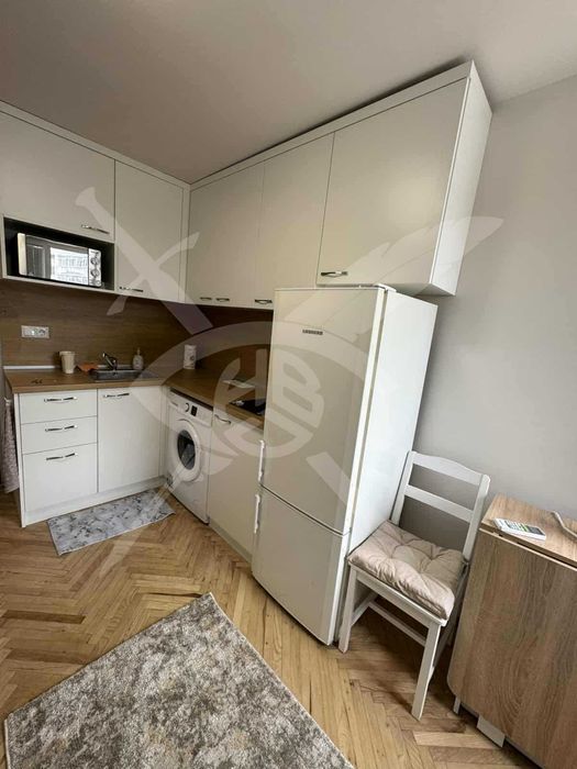 Дава се под наем Едностаен апартамент в Варна, Левски - 25 кв.м за 260 € - Снимка #1