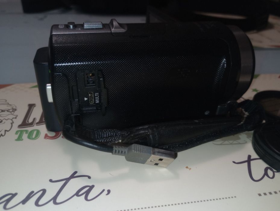 HandyCam Sony, GPS, SteadyShot, LCD tactil, Full HD, senzor Exmor E