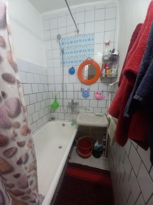 Продается 3х комнатная кв на 2 мкн 1 этаж ориентир возле конечки