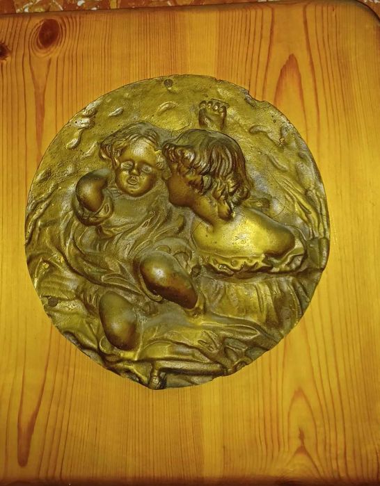 Basoreliefuri din bronz influente Art Nouveau sau Art Deco