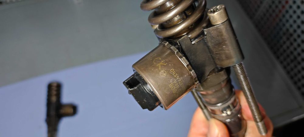 Injector volkswagen vw golf 5 2.0 BKD cod 03g130073b CK