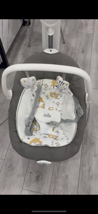 Шезлонг  Joie электронный