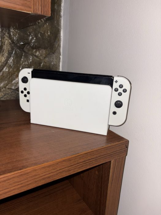 Vând Nintendo Switch!