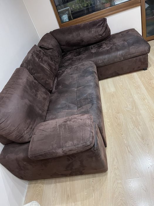 Продавам употребяван диван