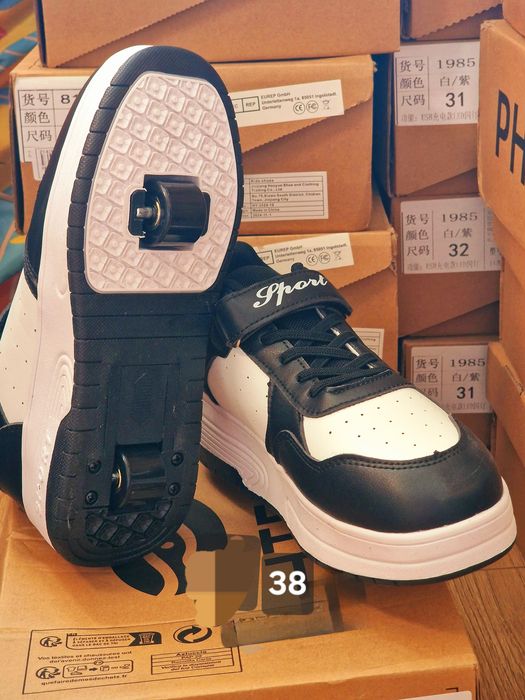 Role adidasi cu leduri