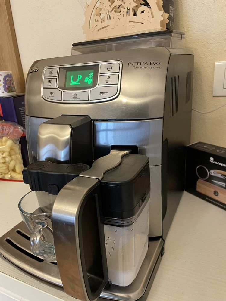 Espressor automat Philips Intelia one touch Cappuccino