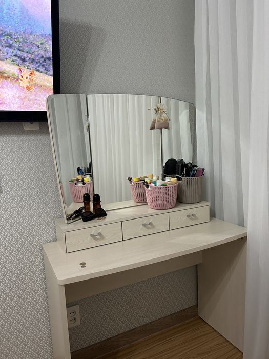 Айна тумбасымен почти новый тап таза біріккен