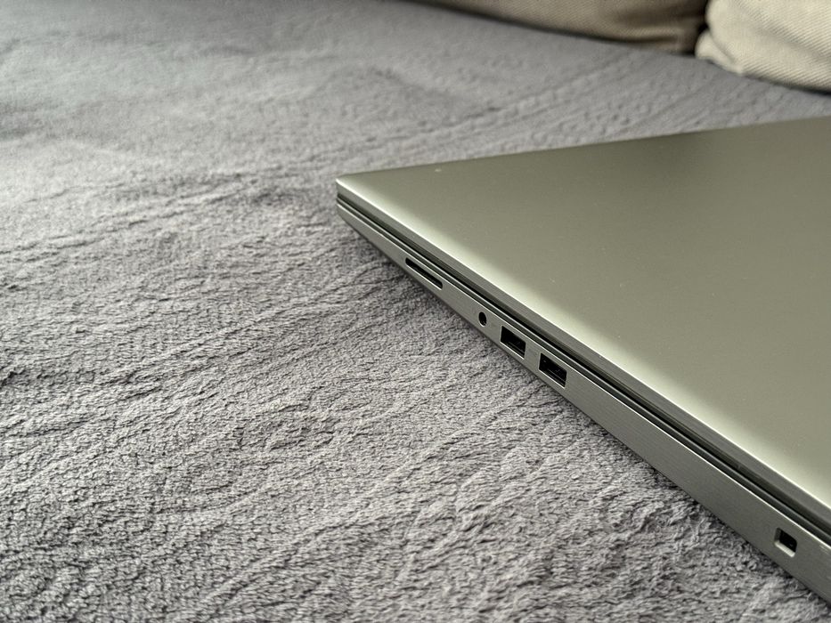 17.3’FHD IPS/RTX 4000 8GB/Dell Precision 7750/i7-10750H/32GB/512GB